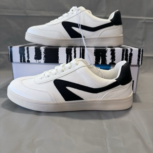 Womens Sneakers Size 7.5 White and Black Dolce Vita Vasser Walking Shoes Comfort - Picture 2 of 6